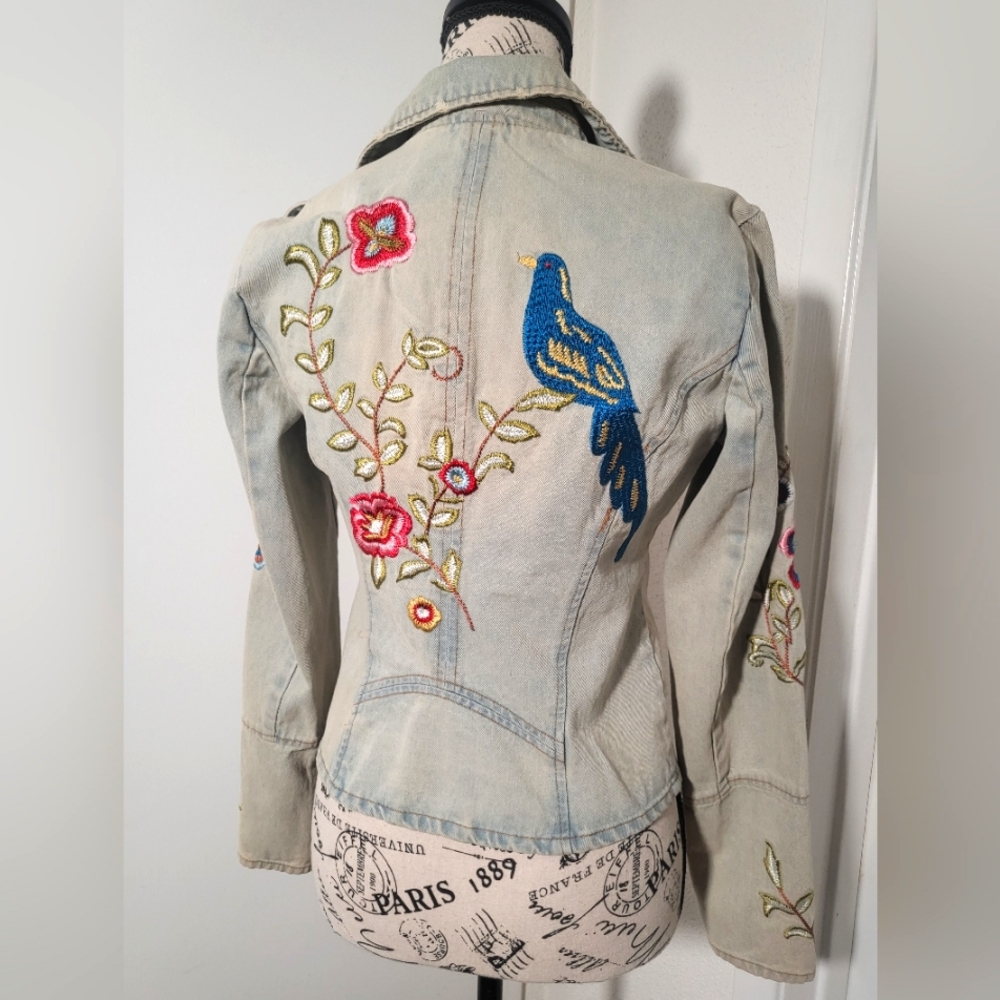 Jean jacket, Candies, size XS with flower and birder embroidery.